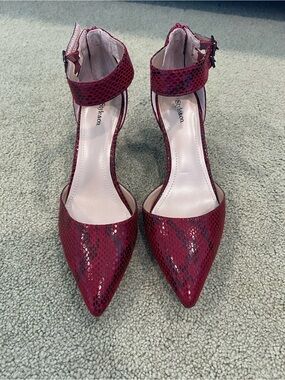 Style & Co Red Snakeskin Print Ankle Strap Pointed Toe Heels Size 7.5M